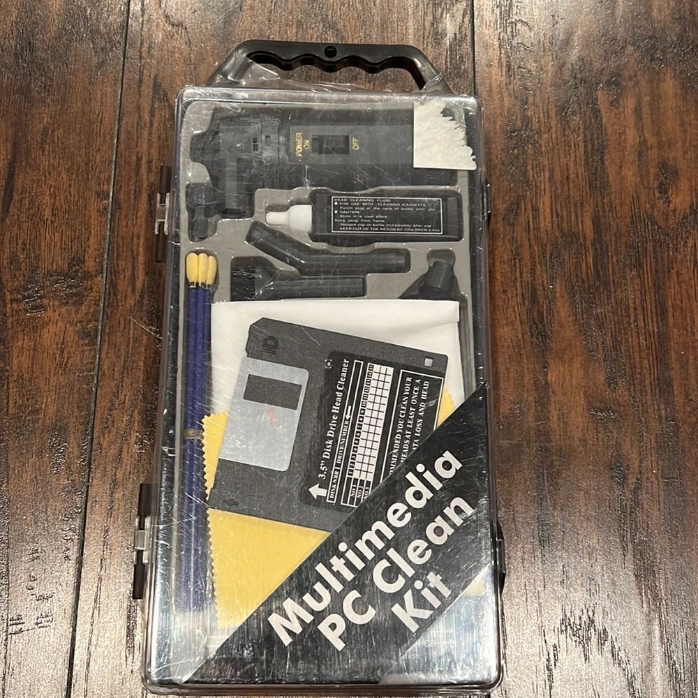 Vintage Multimedia PC Cleaning Kit Disc Cleaner Floppy Diskette Vacuum Brush